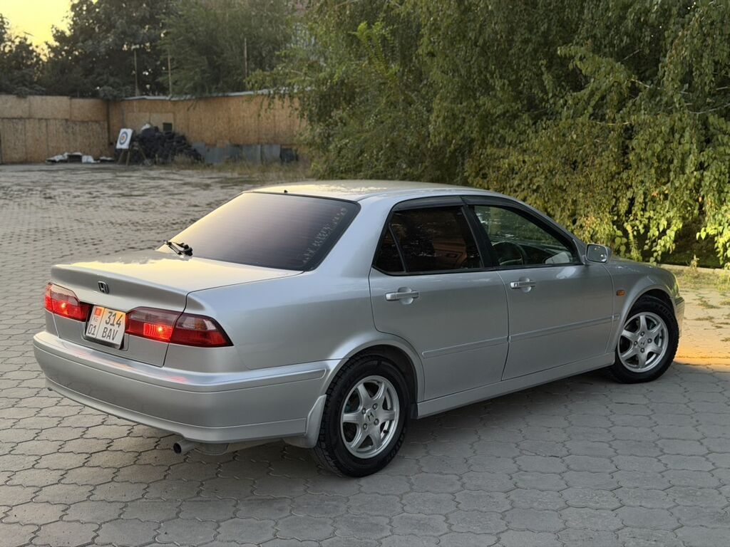 Honda Accord: 2000 г., 2 л, Автомат, Бензин, Седан: фото 3