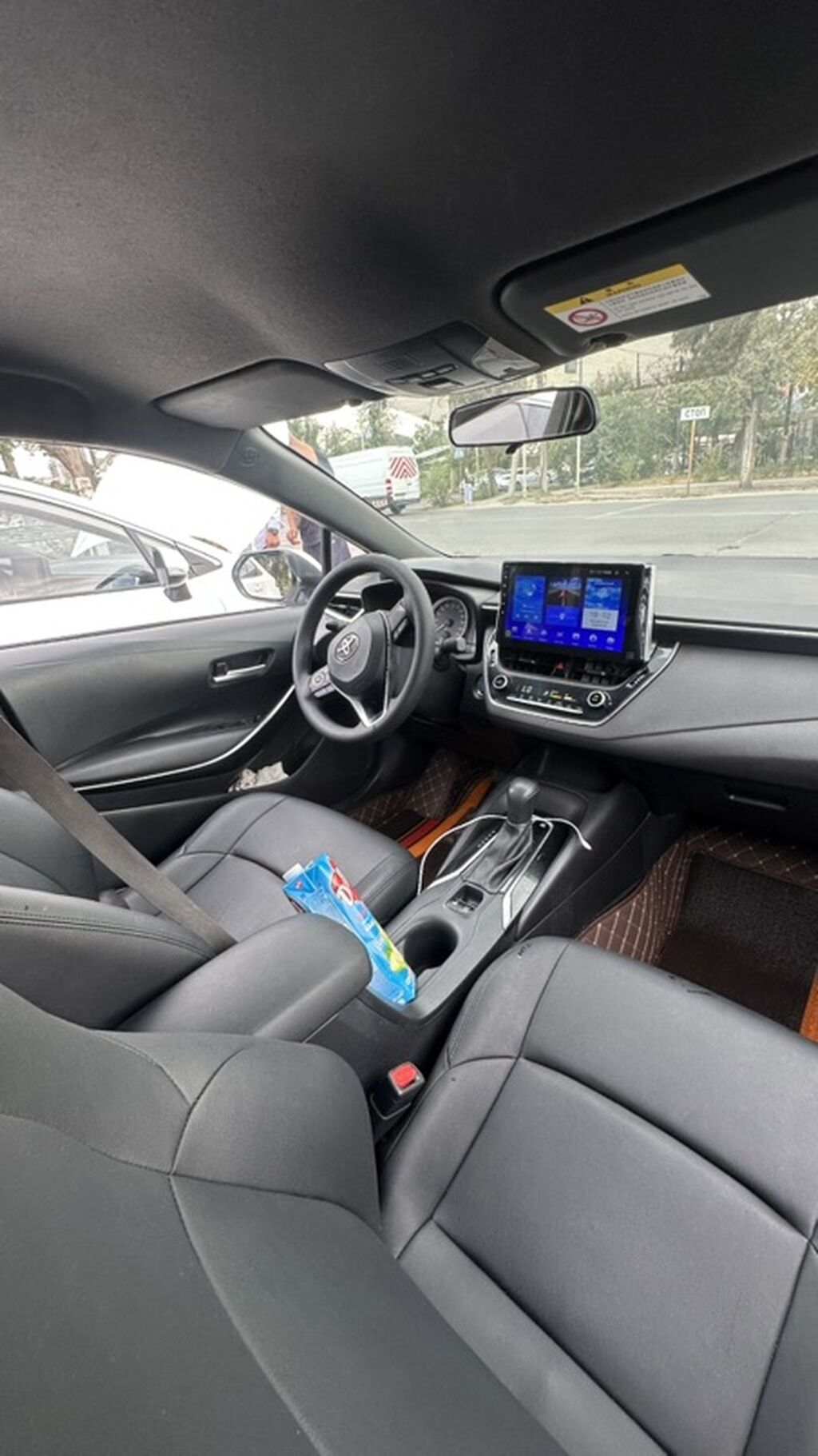 Toyota Corolla: 2021 г., 1.8 л, Автомат, Гибрид, Седан: фото 7