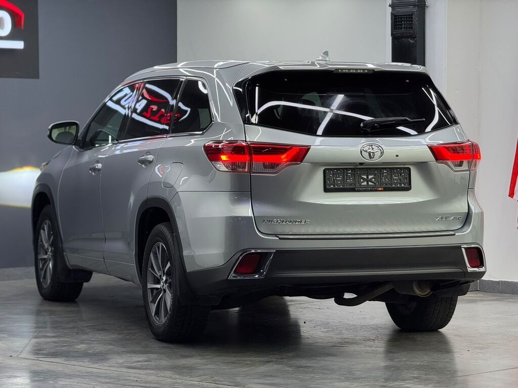 Toyota Highlander: 2019 г., 3.5 л, Автомат, Бензин, Кроссовер — фото 2
