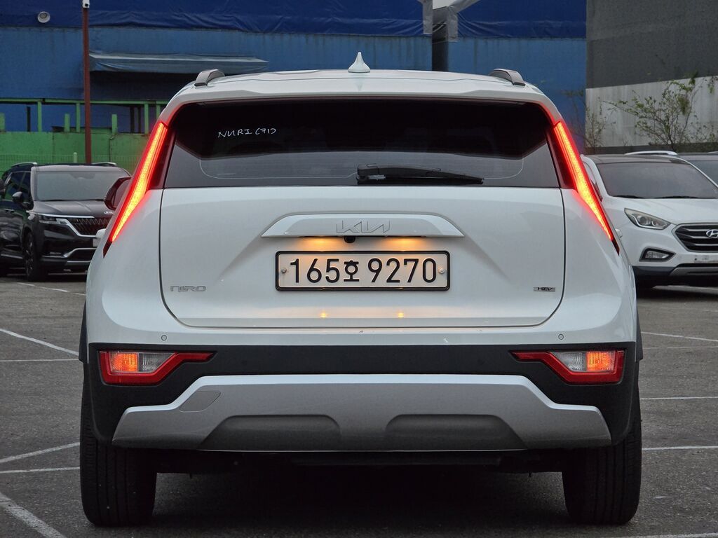 Kia Niro: 2022 г., Автомат, Гибрид, Кроссовер: фото 6