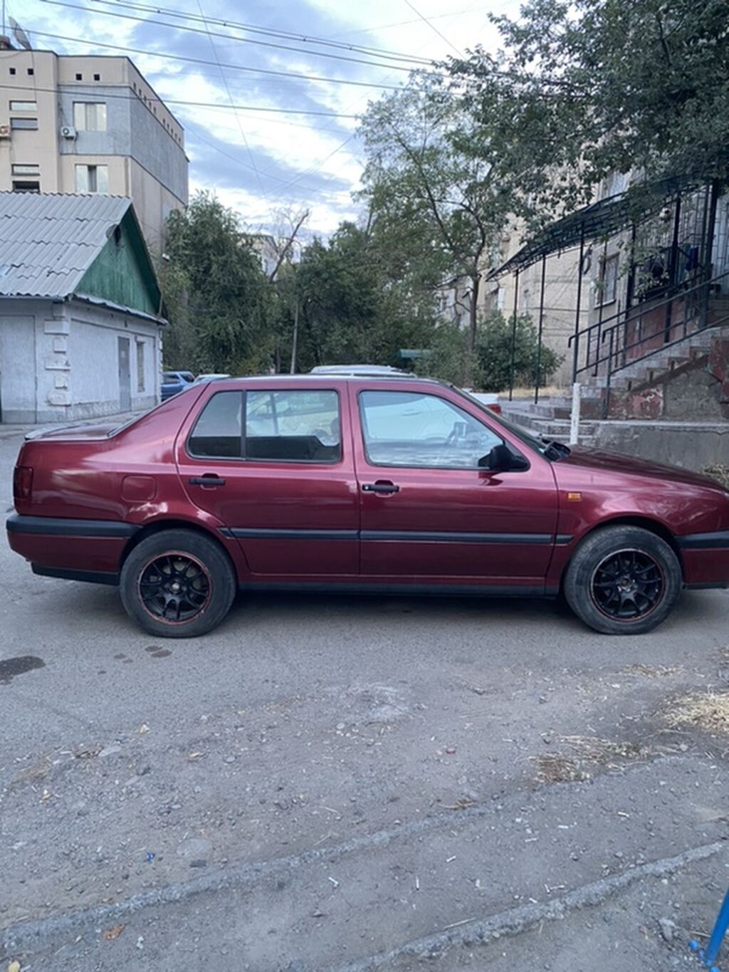 Volkswagen Vento: 1993 г., 1.8 л, Механика, Бензин, Седан: фото 4