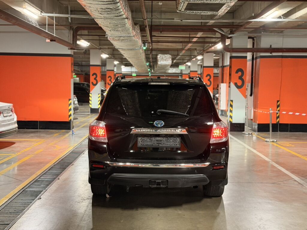 Toyota Highlander: 2011 г., 3.5 л, Автомат, Гибрид, Кроссовер: фото 4