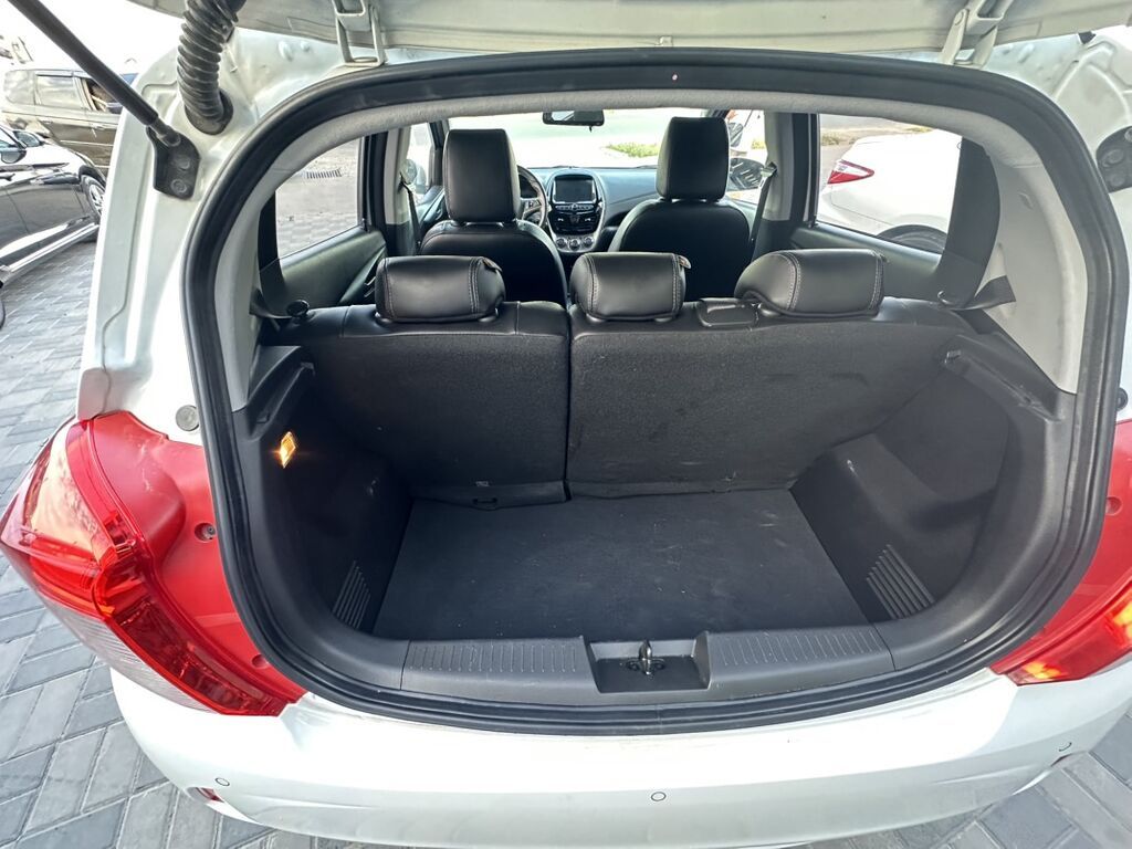 Chevrolet Spark: 2017 г., 1 л, Автомат, Бензин, Хэтчбэк: фото 4