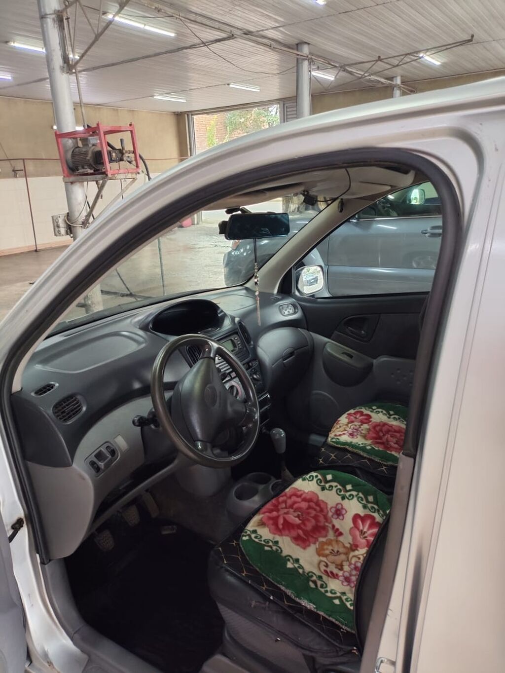 Toyota Yaris Verso: 2000 г., 1.3 л, Механика, Бензин, Универсал: фото 4