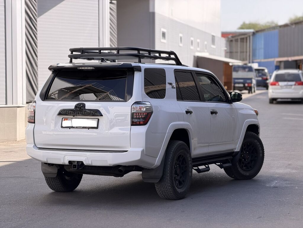 Toyota 4Runner: 2021 г., 4 л, Автомат, Бензин, Внедорожник: фото 6