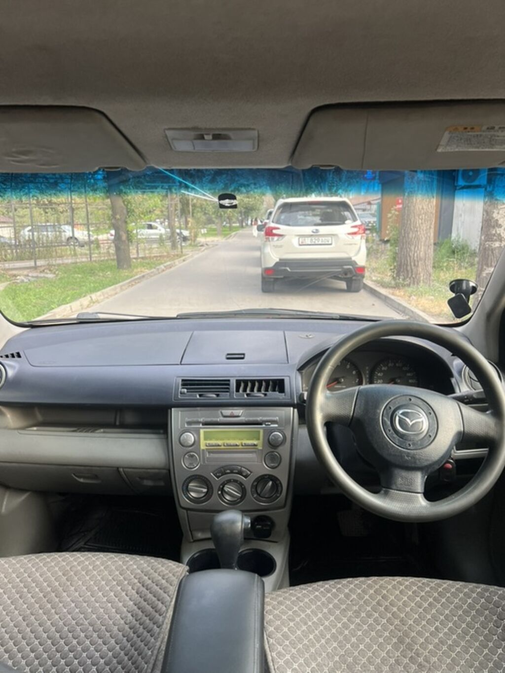 Mazda Demio: 2004 г., 1.3 л, Автомат, Бензин, Хэтчбэк: фото 8