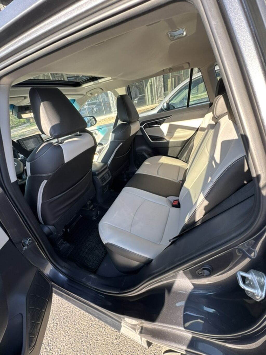Toyota RAV4: 2019 г., 2.5 л, Вариатор, Гибрид, Кроссовер: фото 6