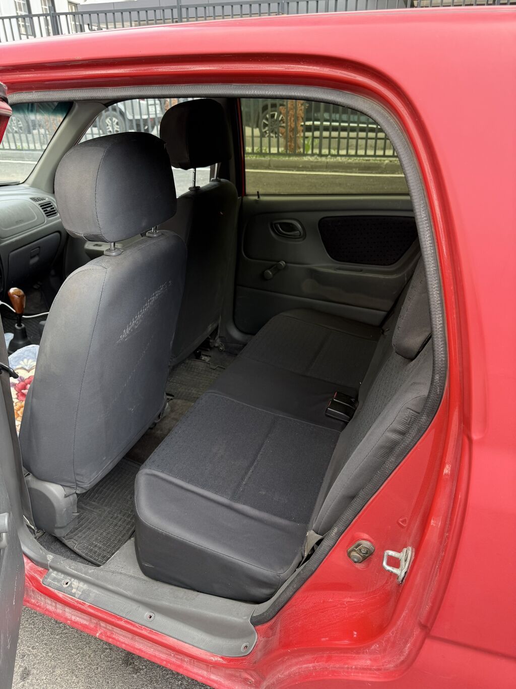 Suzuki Alto: 2005 г., 1.1 л, Механика, Бензин, Хэтчбэк — фото 6