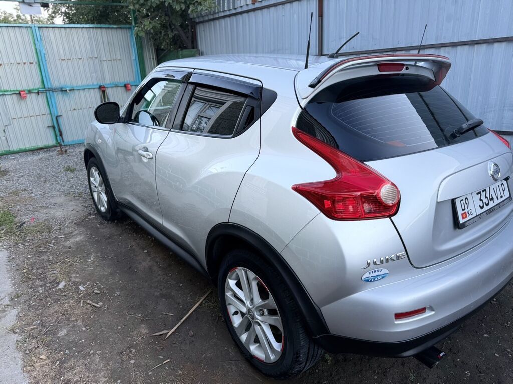 Nissan Juke: 2013 г., 1.6 л, Автомат, Бензин, Кроссовер: фото 4