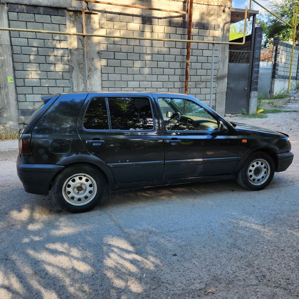 Volkswagen Golf: 1995 г., 1.6 л, Механика, Бензин, Хэтчбэк: фото 4