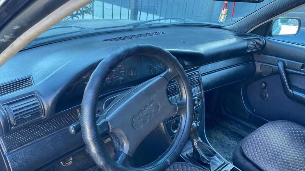 Audi 100: 1993 г., 2.6 л, Механика, Бензин, Седан: фото 3