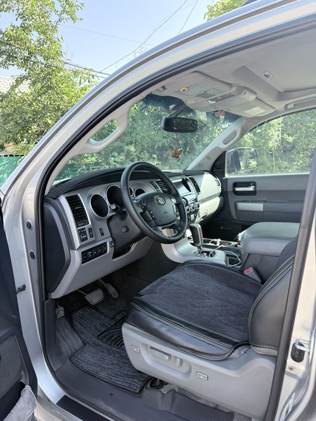 Toyota Sequoia: 2008 г., 5.7 л, Автомат, Газ, Внедорожник: фото 8