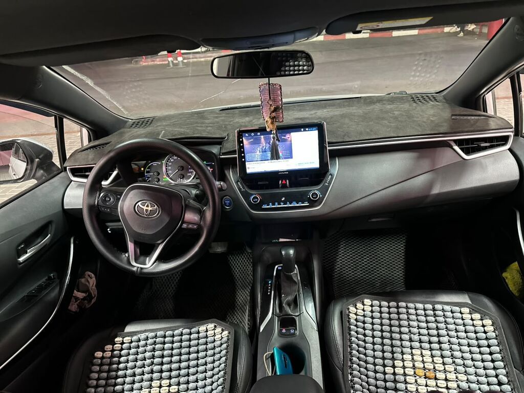 Toyota Levin: 2019 г., 1.8 л, Автомат, Гибрид, Седан: фото 1