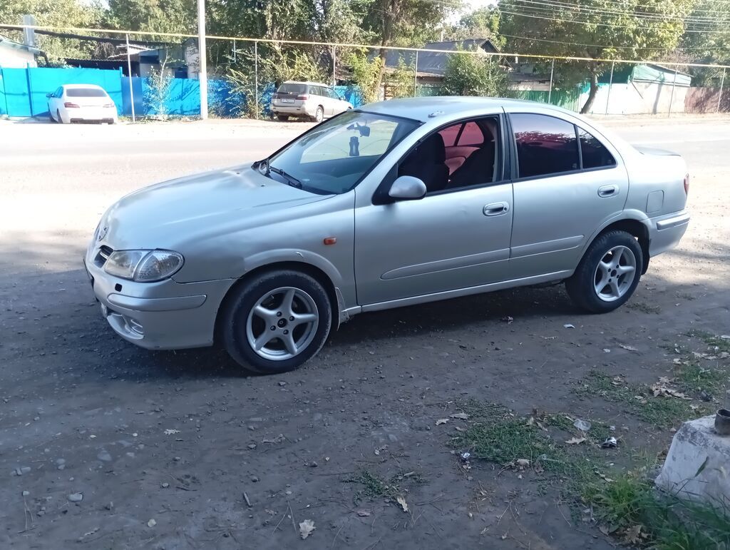 Nissan Almera: 2001 г., 1.8 л, Механика, Бензин, Седан: фото 2