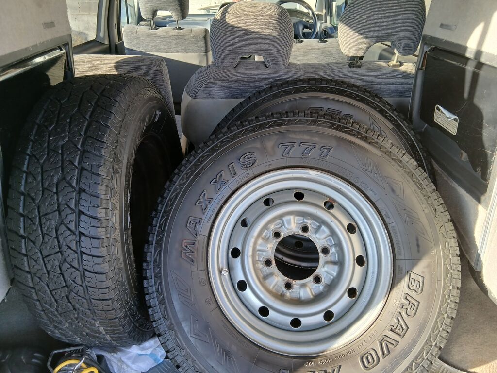 Mitsubishi Space Gear: 2003 г., 3 л, Автомат, Бензин, Минивэн: фото 3