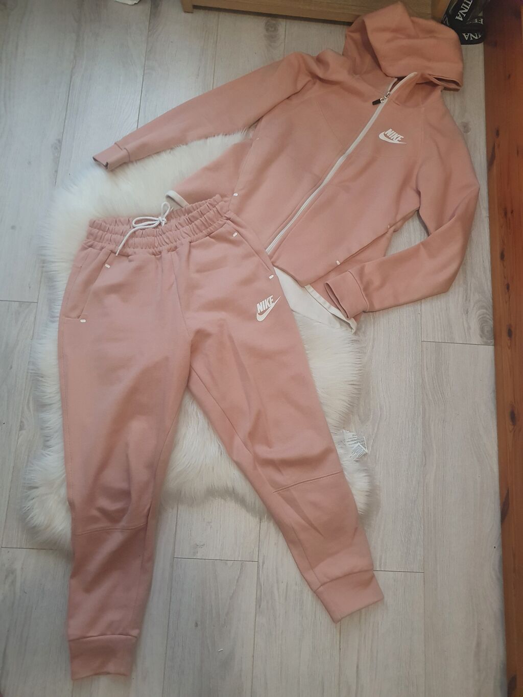 nike plisana trenerka