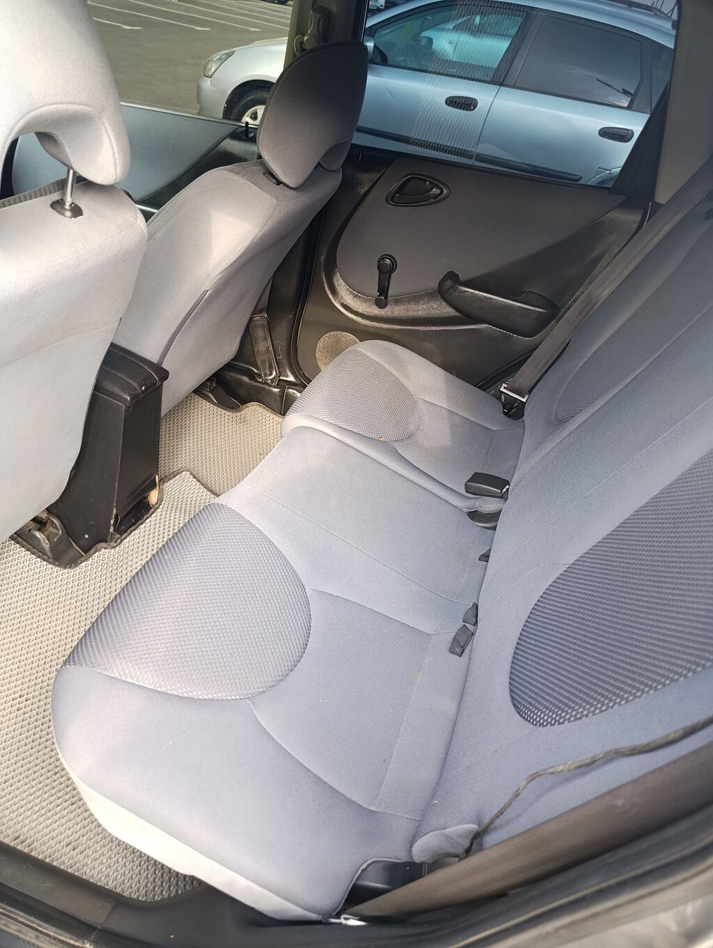 Honda Jazz: 2008 г., 1.3 л, Механика, Бензин, Хэтчбэк: фото 5
