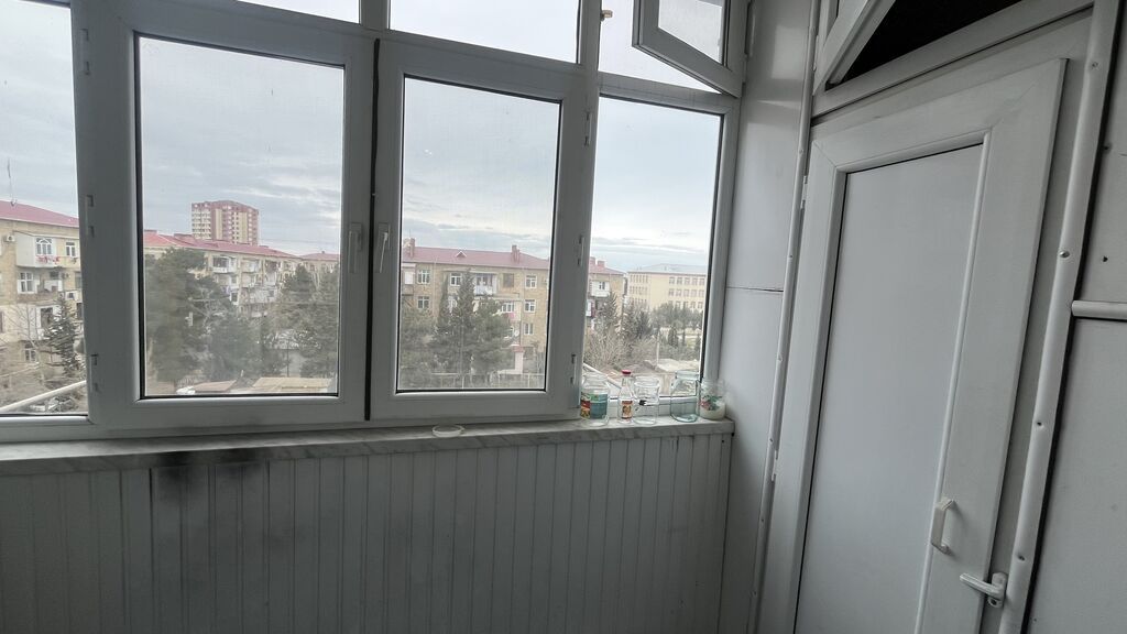 Sumqayıt, 3 otaqlı, Köhnə tikili, 92 kv. m