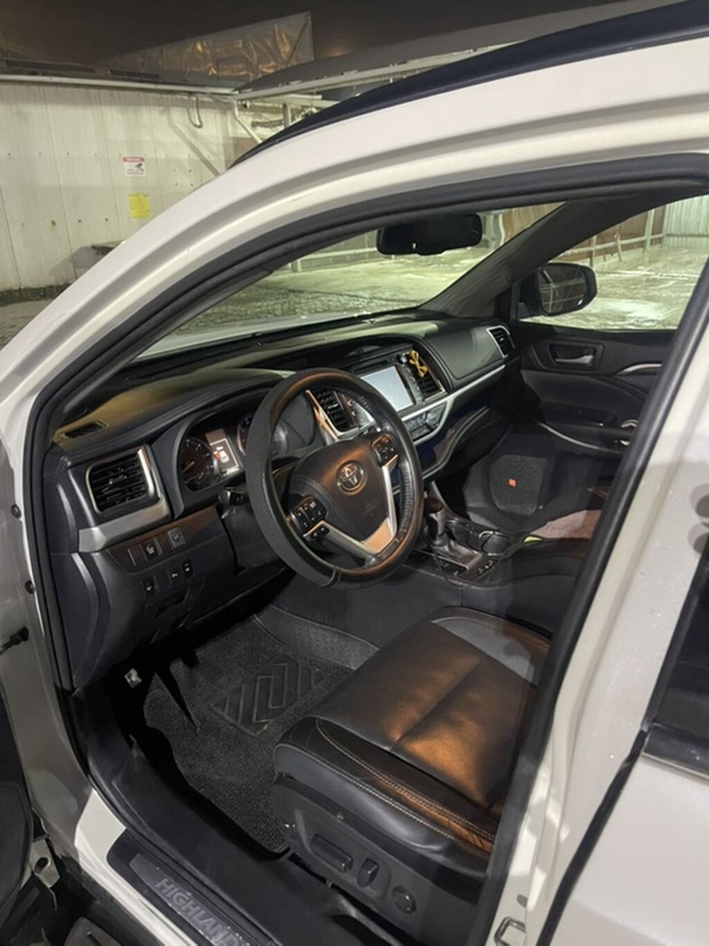 Toyota Highlander: 2015 г., 3.5 л, Бензин, Кроссовер: фото 8