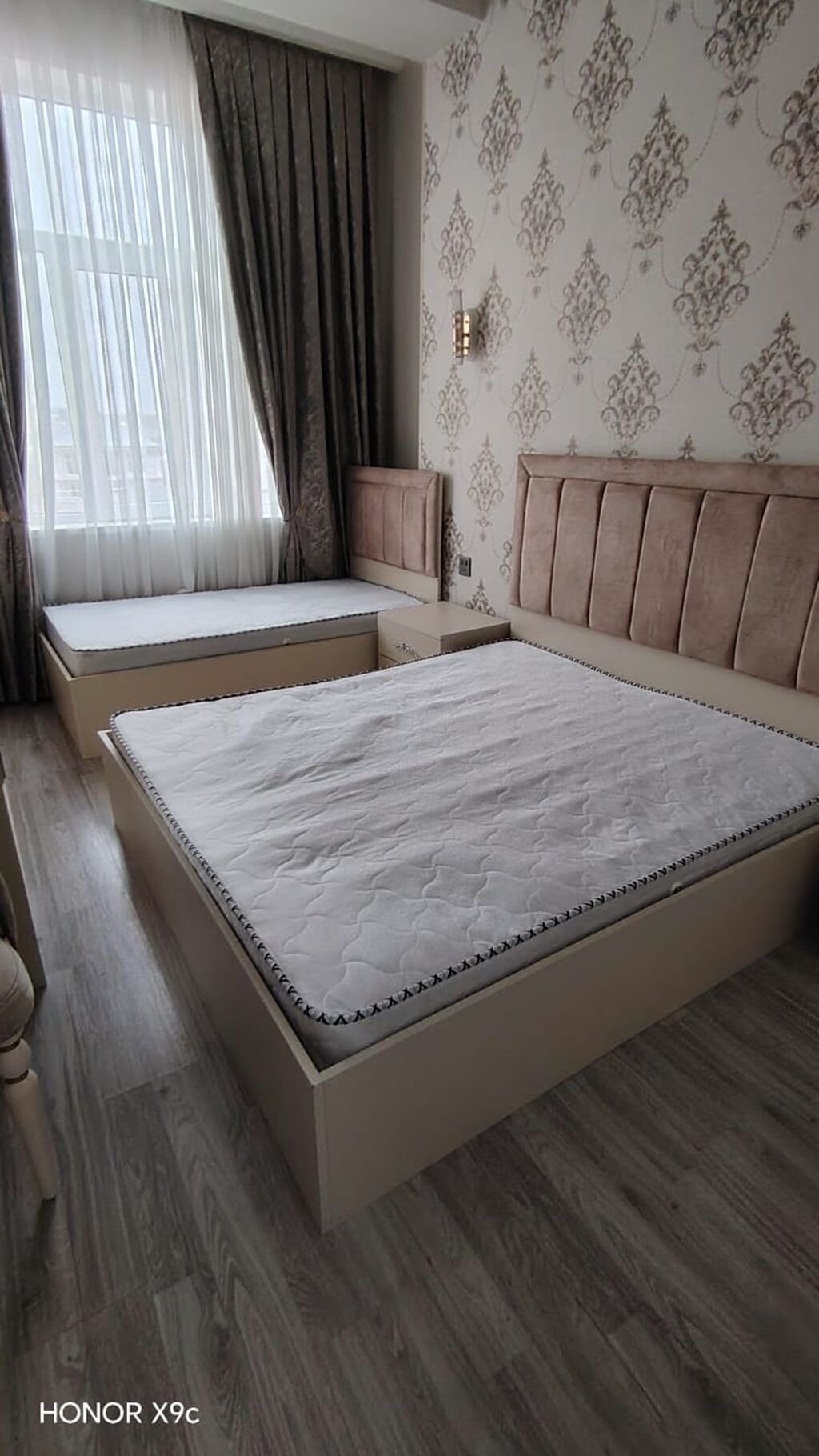Mənzil tam təmirlidir. suyu qazı işığı daimidir. 2 lifti və 1 açıq
