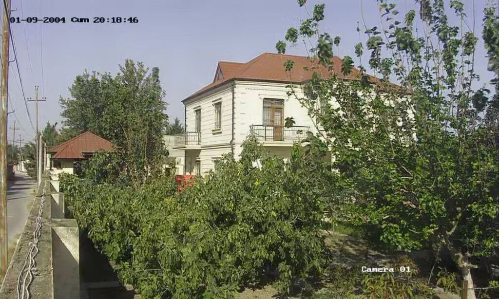 6 otaqlı, 300 kv. m, Orta təmir
