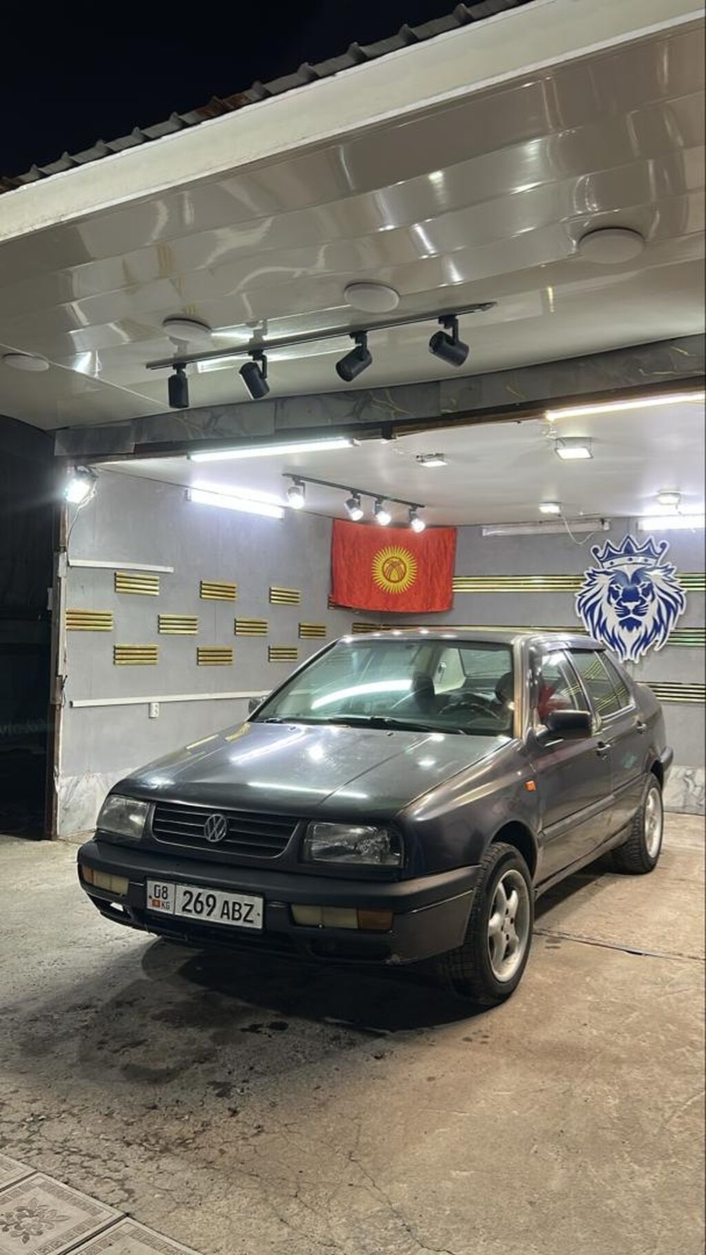 Volkswagen Vento: 1993 г., 1.8 л, Механика, Бензин, Седан: фото 6