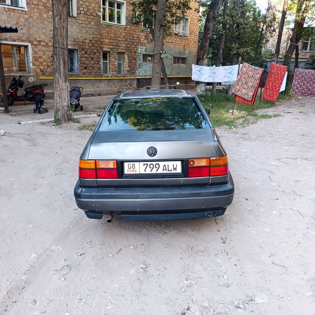Volkswagen Vento: 1992 г., Механика, Седан: фото 4