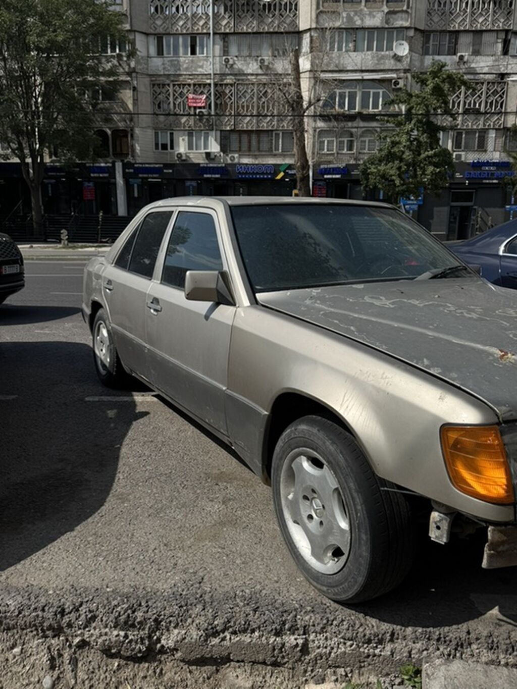 Mercedes-Benz W124: 1987 г., 2.3 л, Механика, Бензин, Седан: фото 5