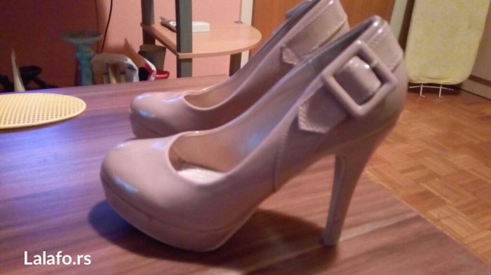 Ženska obuća: Stikle na platformu, br 38, lakovane, roza boje, jednom obuvene na lalafo.rs Stikle na platformu, br 38, lakovane, roza boje, jednom obuvene - Novi Sad