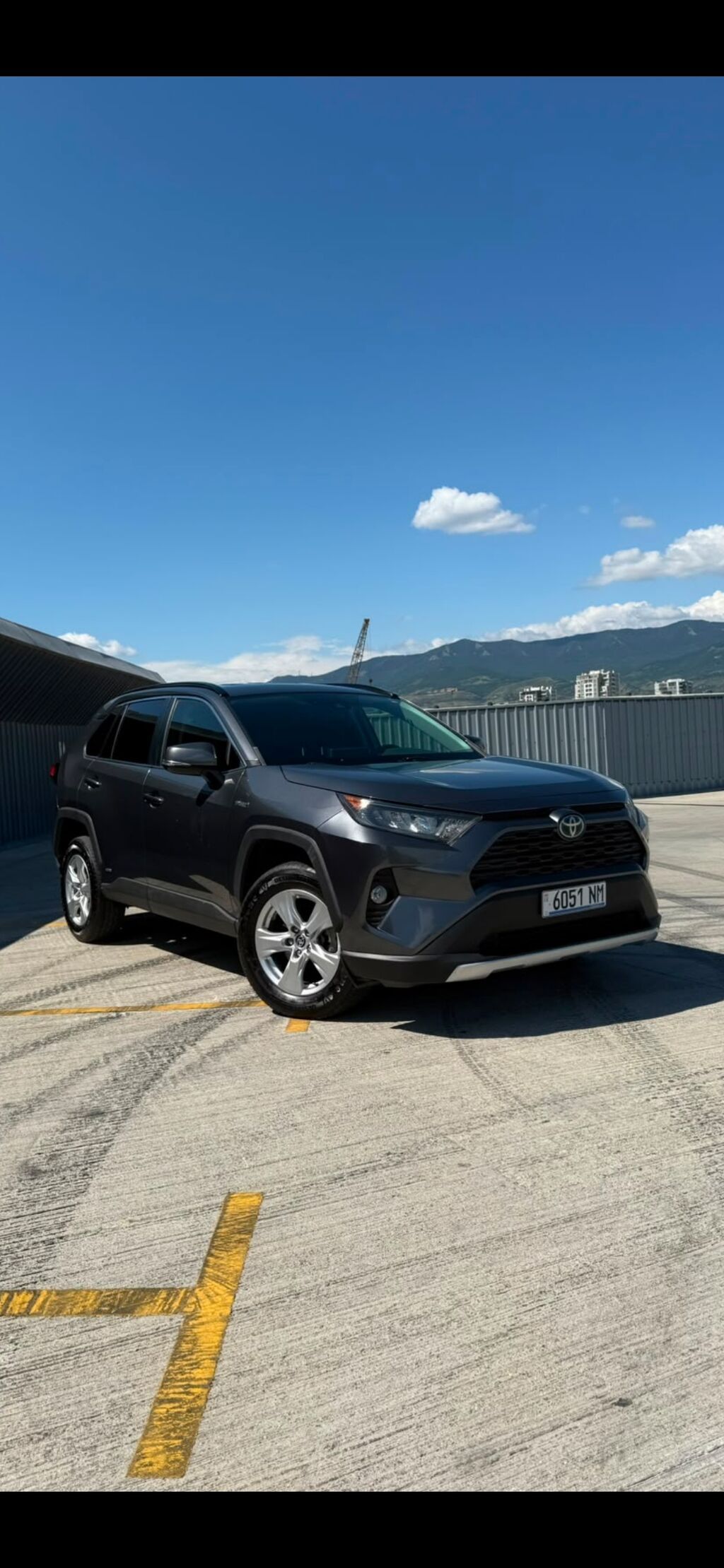 Toyota RAV4: 2020 г., Вариатор, Гибрид, Кроссовер: фото 1