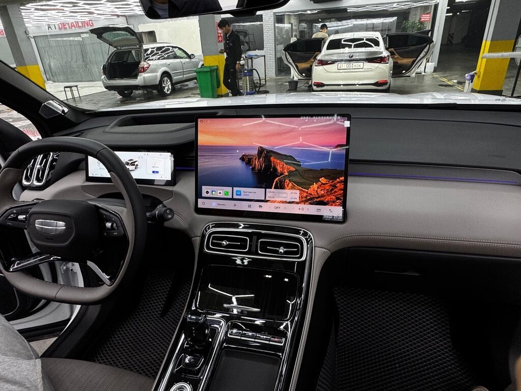 Geely Atlas Pro: 2025 г., 1.5 л, Робот, Бензин, Кроссовер: фото 4