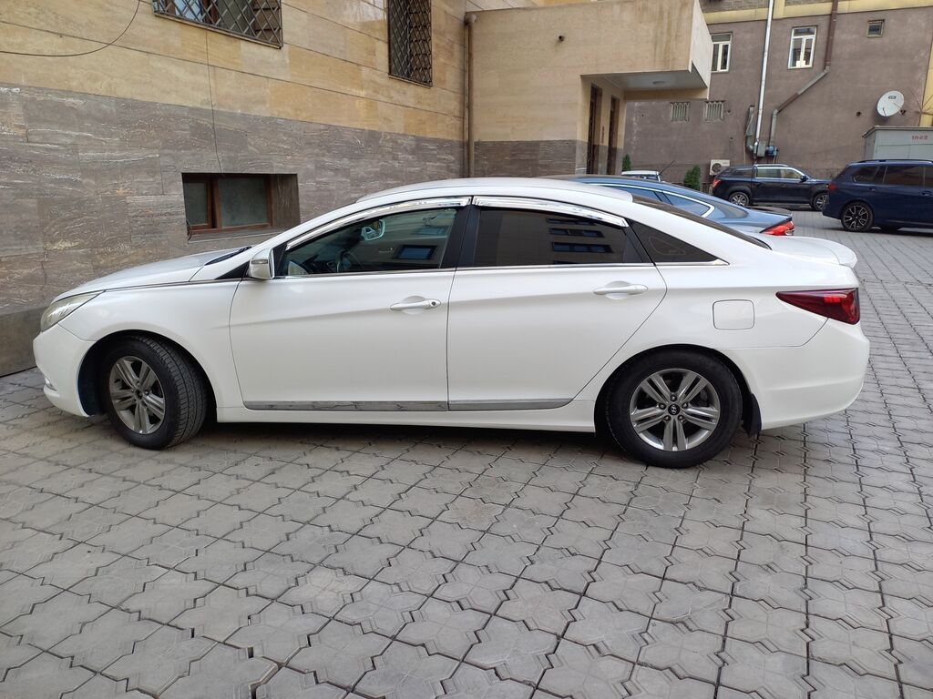 Hyundai Sonata: 2012 г., 2 л, Автомат, Бензин, Седан: фото 4