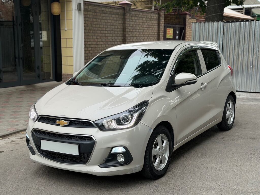 Chevrolet Spark: 2017 г., 1 л, Механика, Бензин, Хэтчбэк — фото 3
