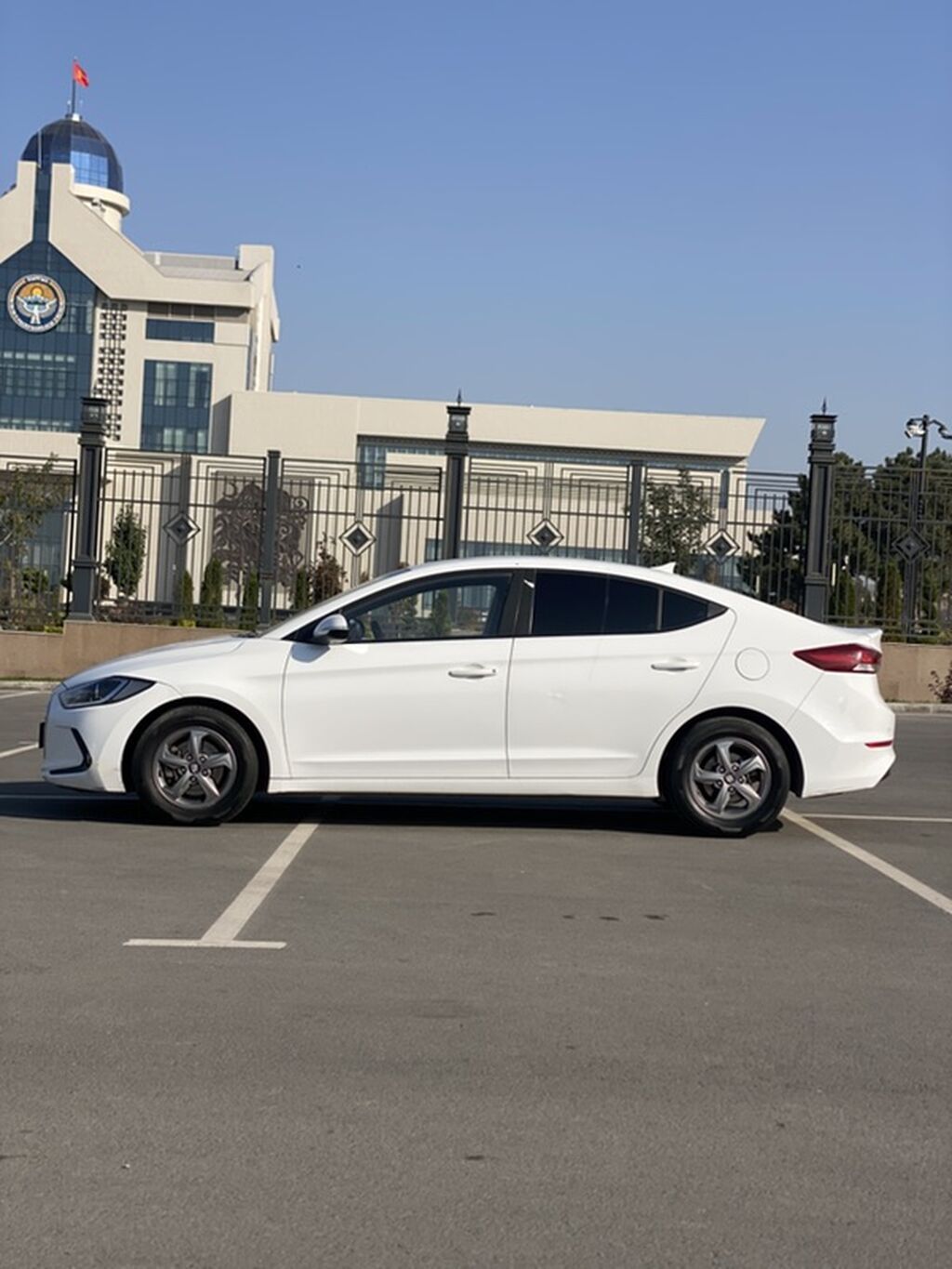 Hyundai Avante: 2018 г., 1.6 л, Автомат, Бензин, Седан: фото 3