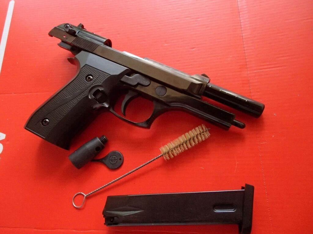 Startni Pistolji 9mm Akcija Cela Opala Cena Je 4000 Din Uz 4000 RSD 