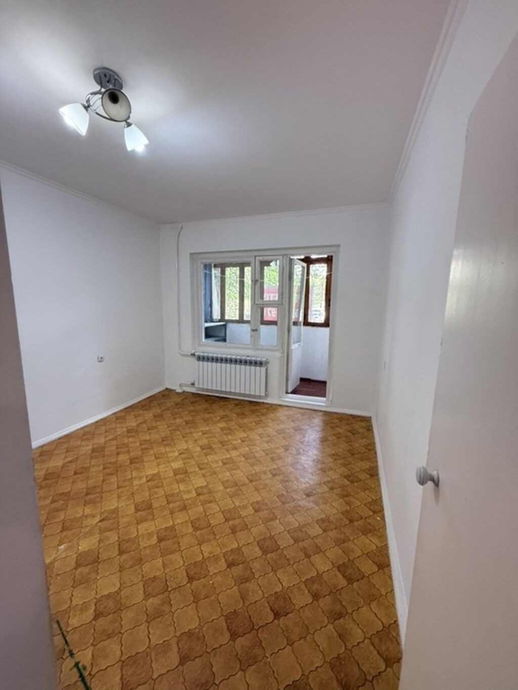 4 комнаты, 85 м², 12 мкр 106 серия, 1 этаж, Требуется ремонт: фото 3
