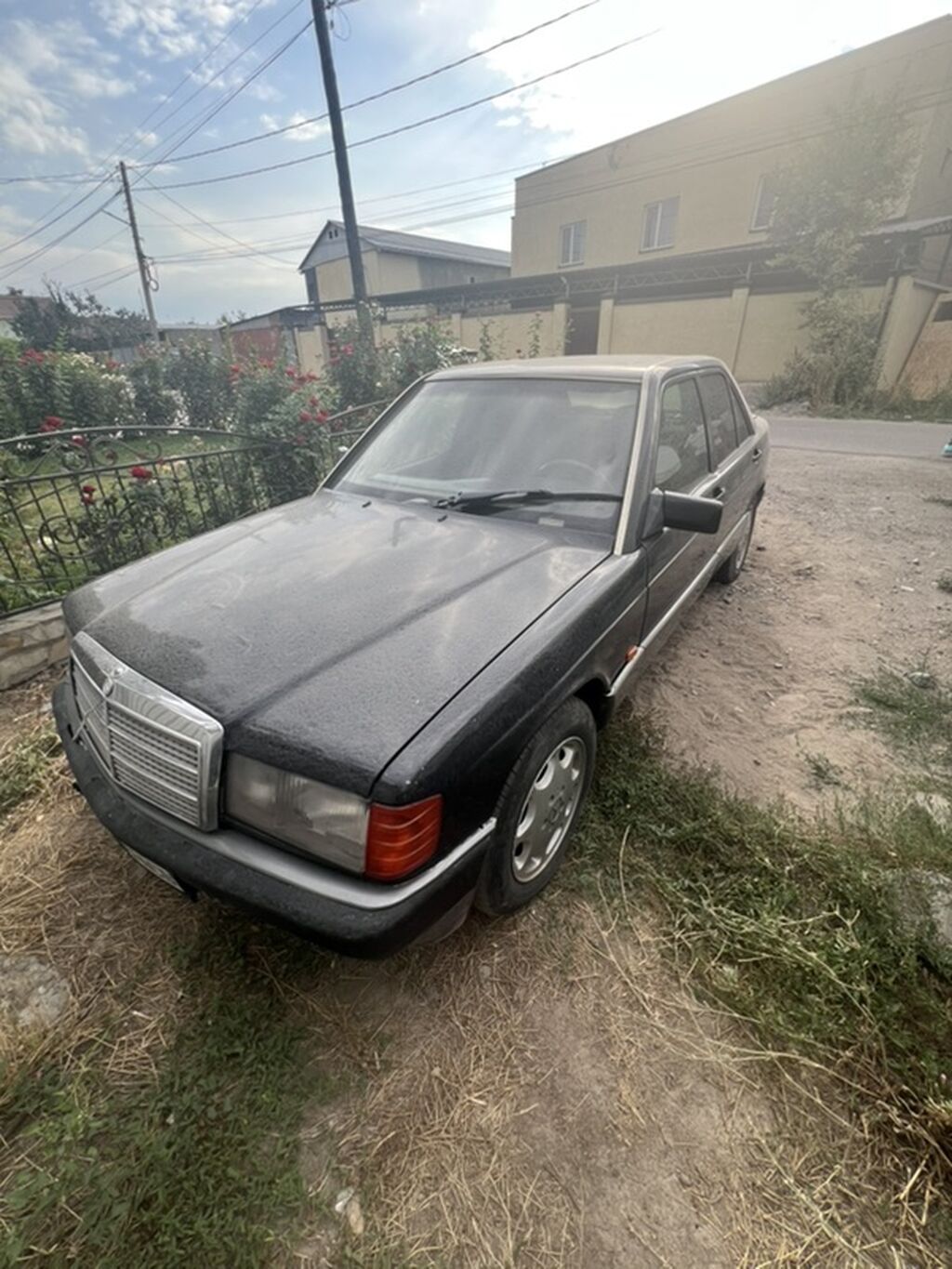 Mercedes-Benz 190: 1989 г., 2 л, Механика, Бензин, Седан: фото 2