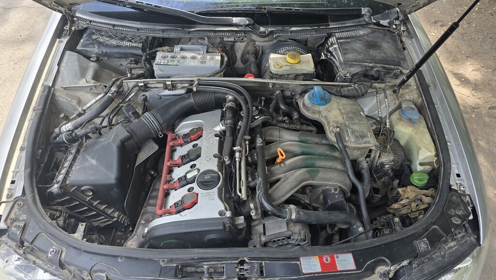 Audi A4: 2002 г., 2 л, Механика, Бензин, Седан: фото 7