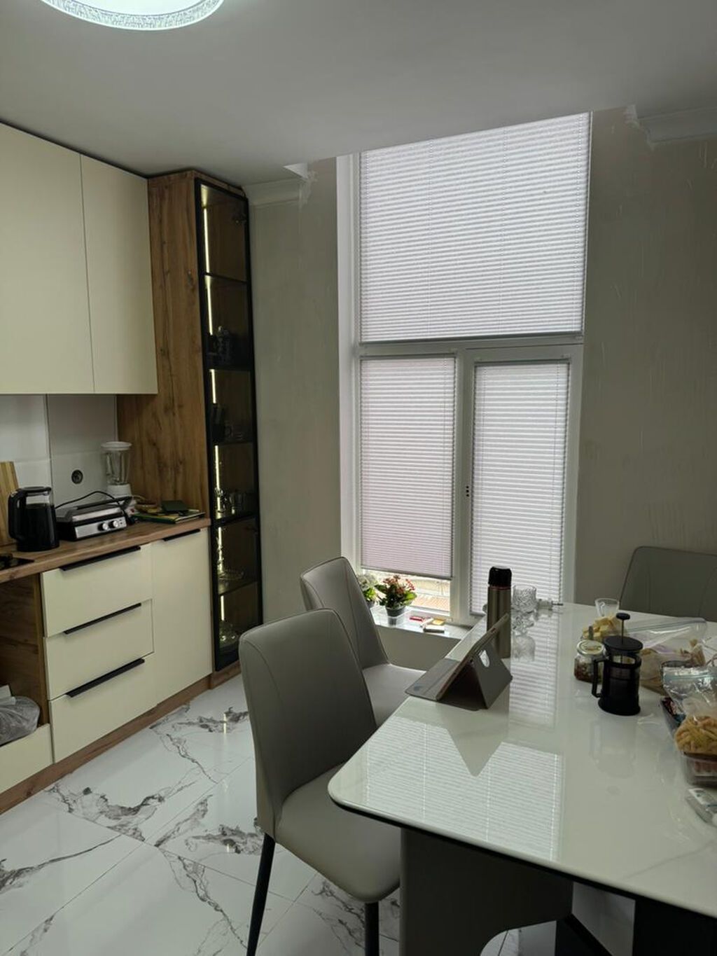 2 комнаты, 64 м², Кара-Жыгач ж/м Элитка, 3 этаж, Евроремонт: фото 2