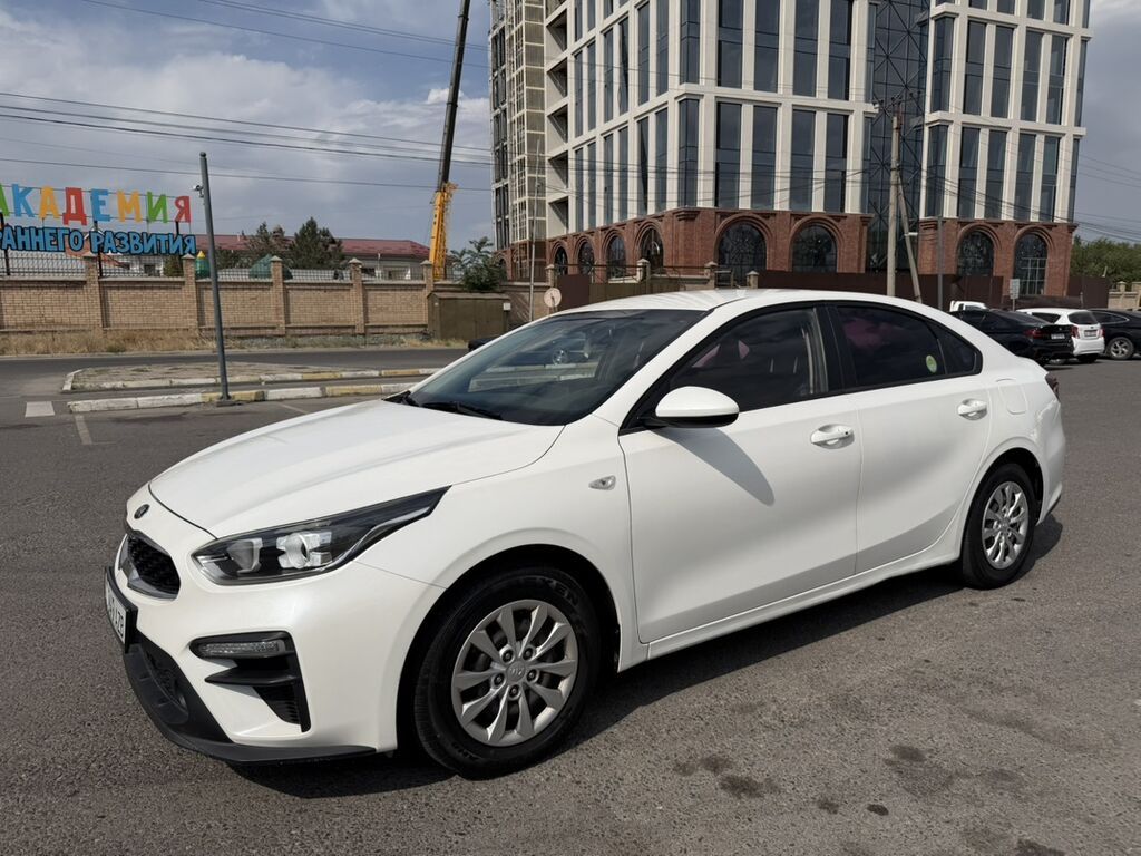 Kia K3: 2020 г., 1.6 л, Автомат, Бензин, Седан: фото 1