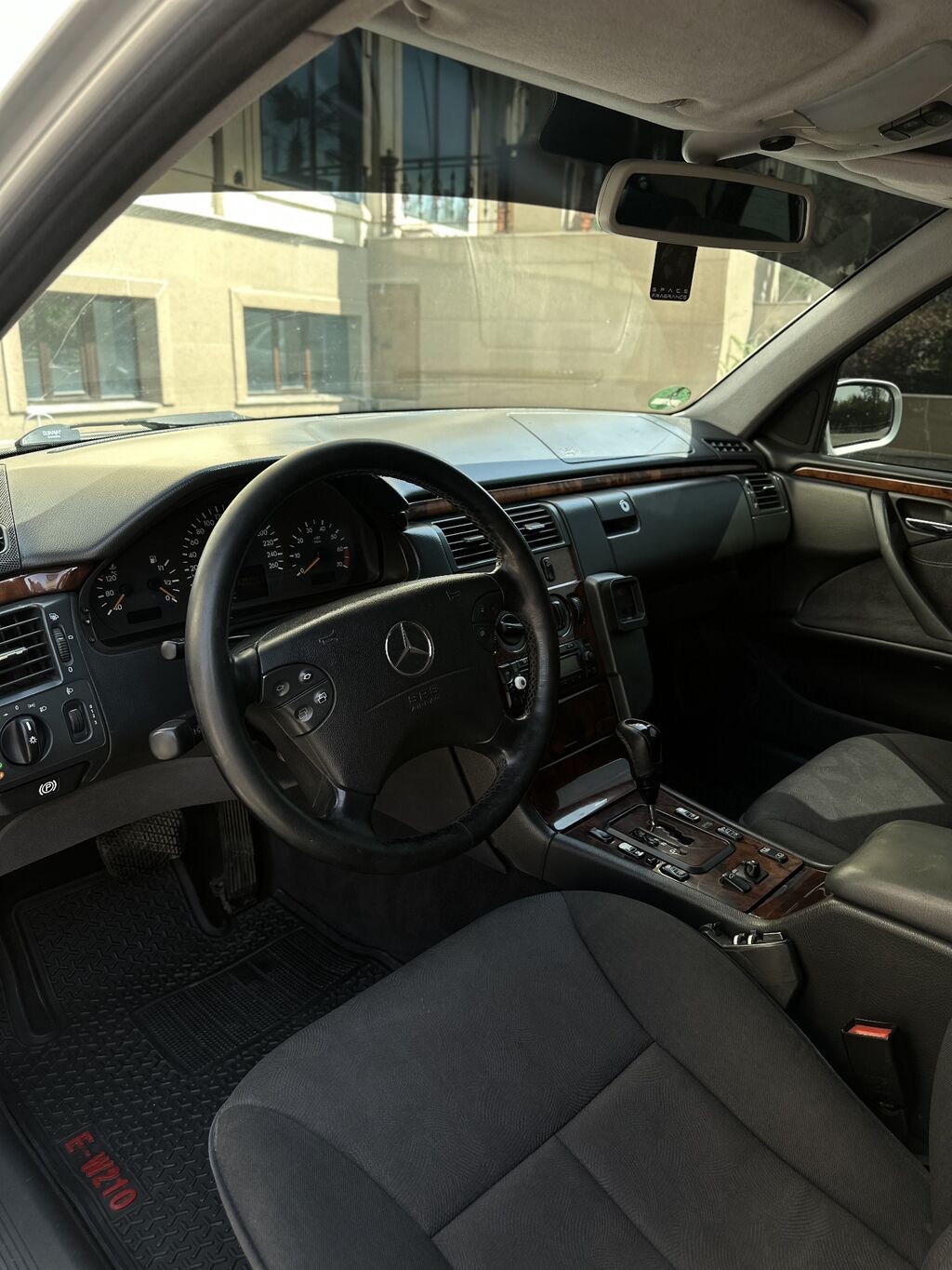 Mercedes-Benz E-Class: 2000 г., 3.2 л, Автомат, Бензин, Седан: фото 7
