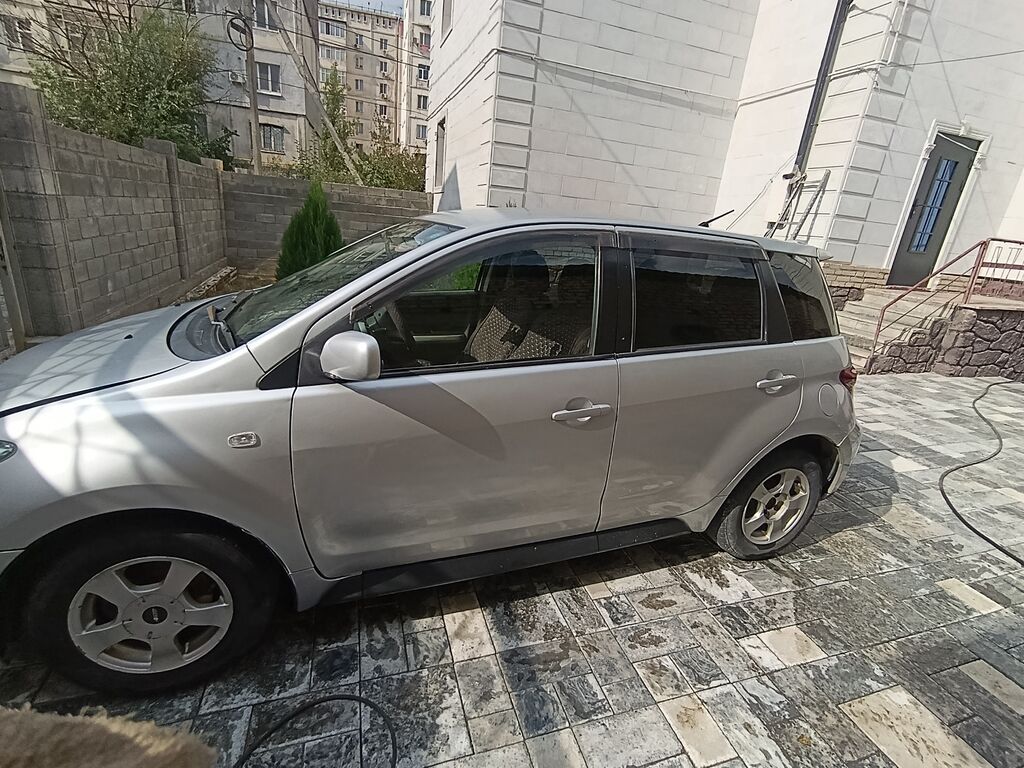 Toyota Ist: 2003 г., 1.5 л, Автомат, Бензин, Хэтчбэк: фото 4