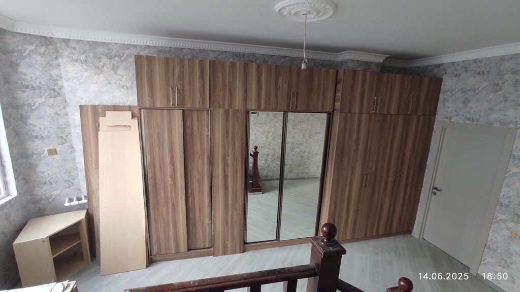 Bakı, 3 otaqlı, Köhnə tikili, 135 kv. m