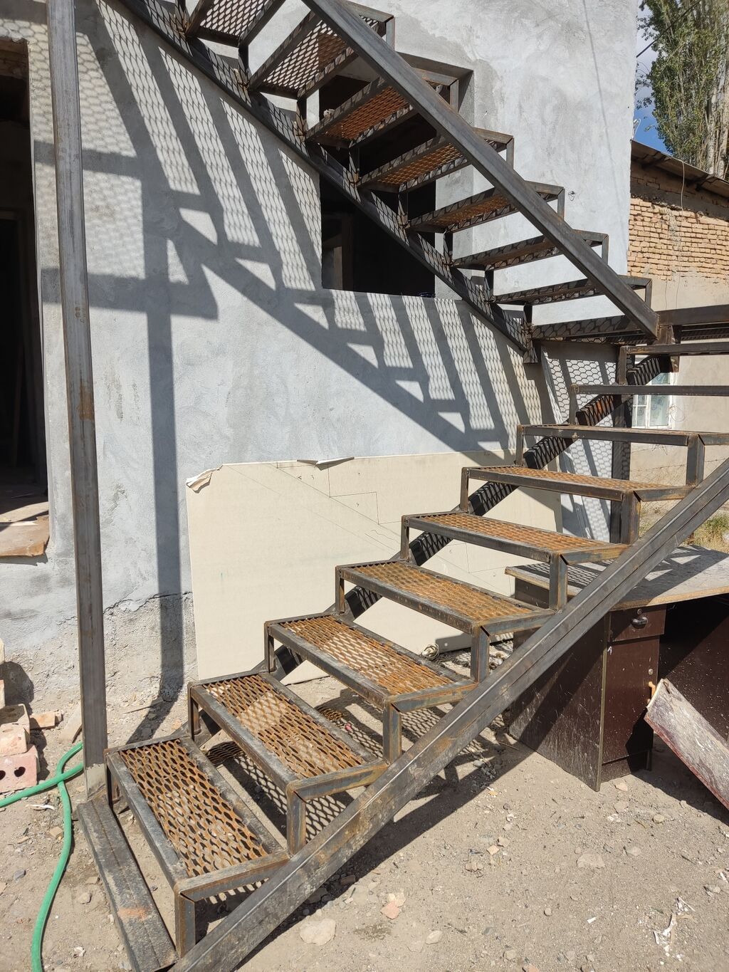 На заказ карказ ступенки внутренных и: 1000 KGS ᐈ Сварка | Ош ...