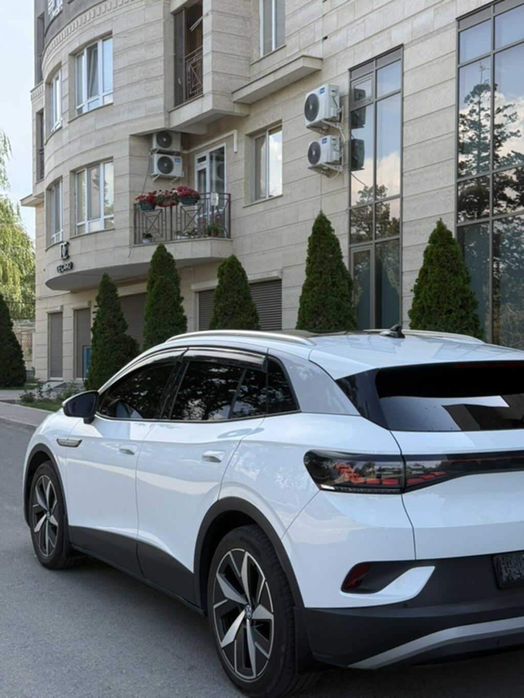 Volkswagen ID.4: 2022 г., Робот, Электромобиль, Кроссовер: фото 2