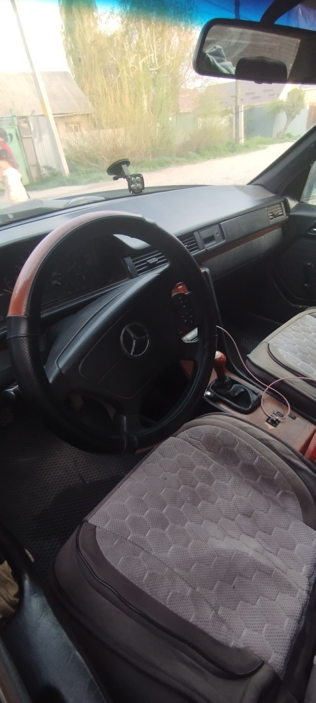 Mercedes-Benz W124: 1992 г., 2.3 л, Механика, Бензин, Седан: фото 6