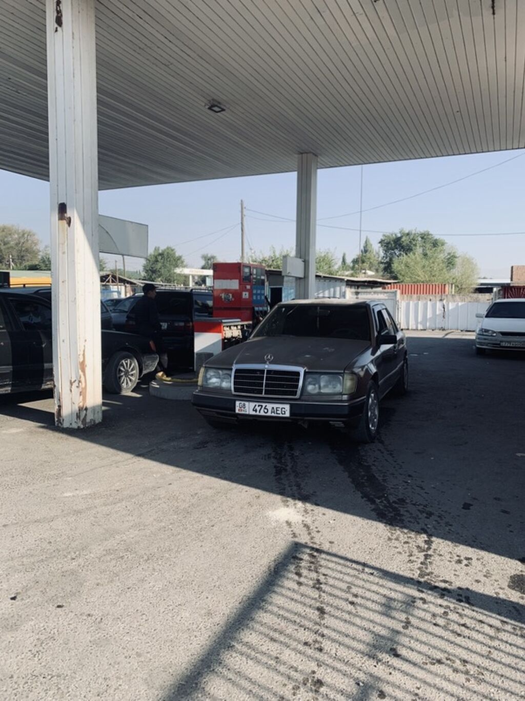 Mercedes-Benz W124: 1988 г., 2.3 л, Механика, Бензин, Седан: фото 2