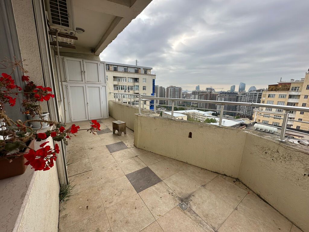 3 otaqlı, Yeni tikili, 156 kv. m