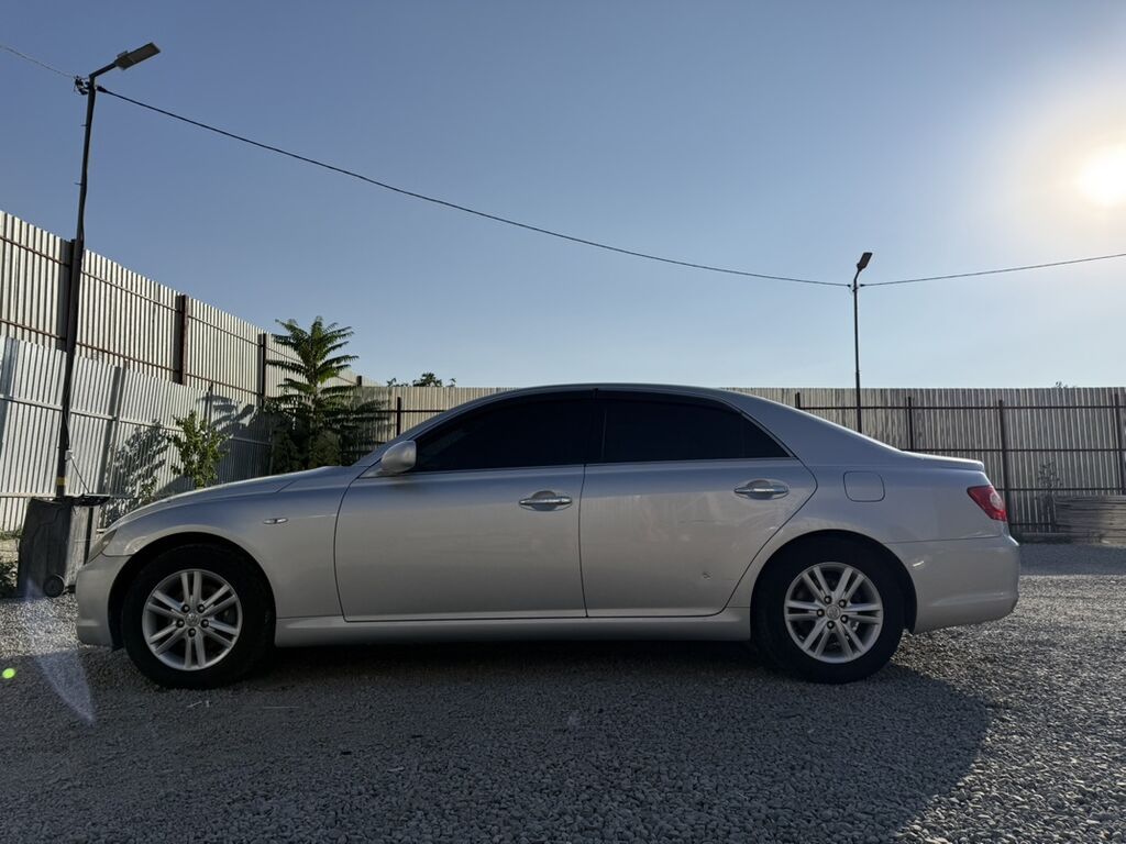 Toyota Mark X: 2004 г., 2.5 л, Автомат, Бензин, Седан: фото 2