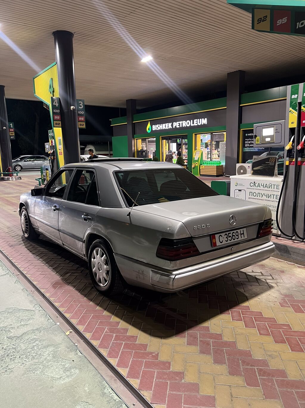 Mercedes-Benz W124: 1989 г., 2 л, Механика, Бензин, Седан: фото 6